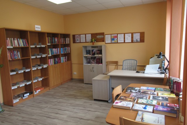 Kalna bibliotēkas nodaļa Dubultos